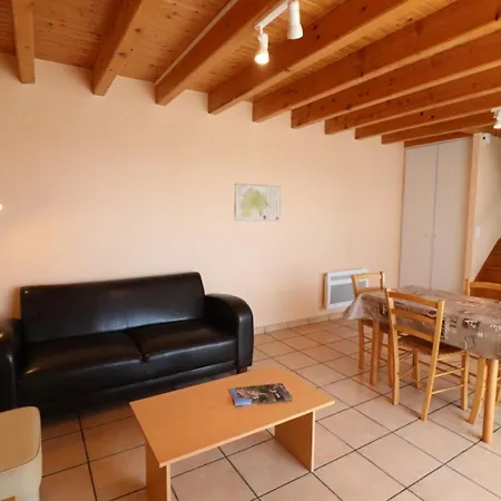 Maison De Caractere Renovee, Proche Et Parc Des Volcans, Avec Jardin Privatif Et Internet Gratuit - Fr-1-742-530 *
