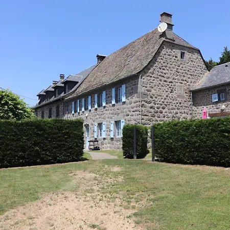 Maison De Caractere Renovee, Proche Et Parc Des Volcans, Avec Jardin Privatif Et Internet Gratuit - Fr-1-742-530 Holiday home Cezens
